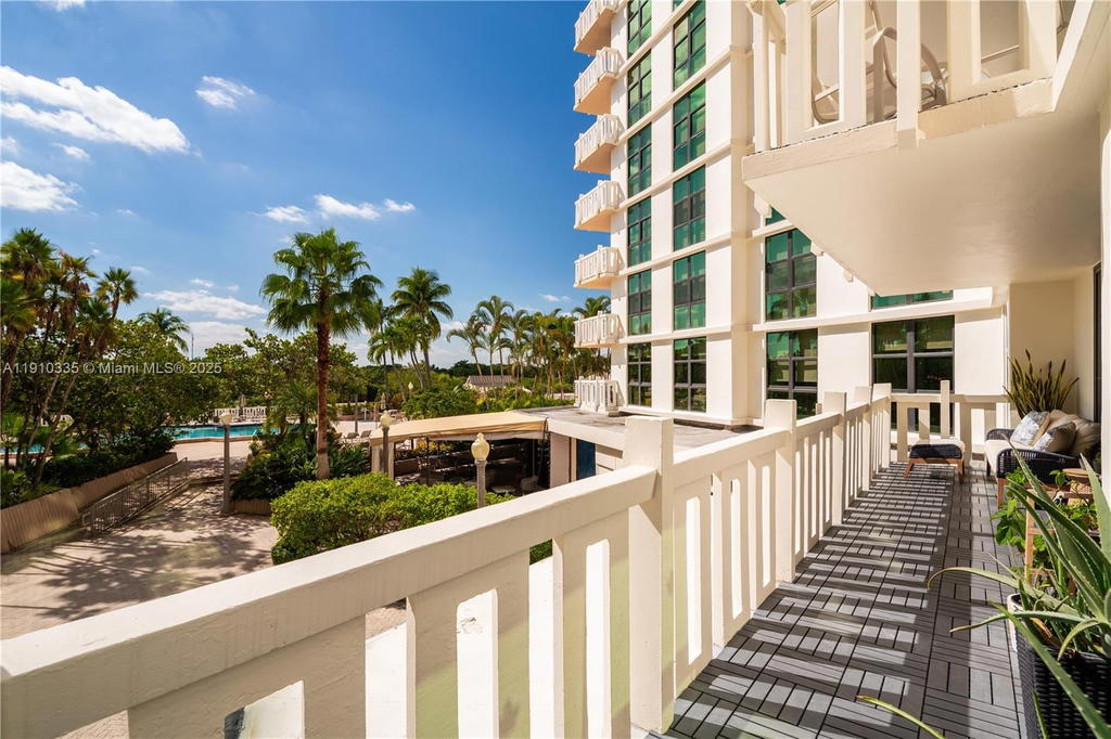 Real estate property located at 1111 Crandon Blvd C205, Miami-dade, Towers Of Key Biscayne Co, Key Biscayne, FL
