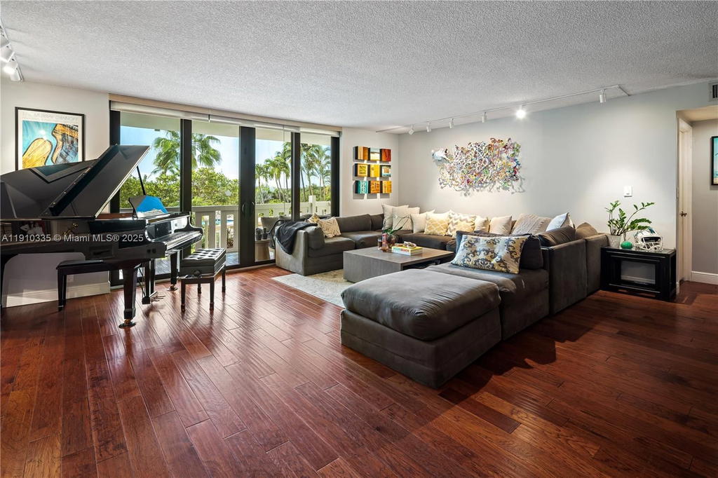 Real estate property located at 1111 Crandon Blvd C205, Miami-dade, Towers Of Key Biscayne Co, Key Biscayne, FL