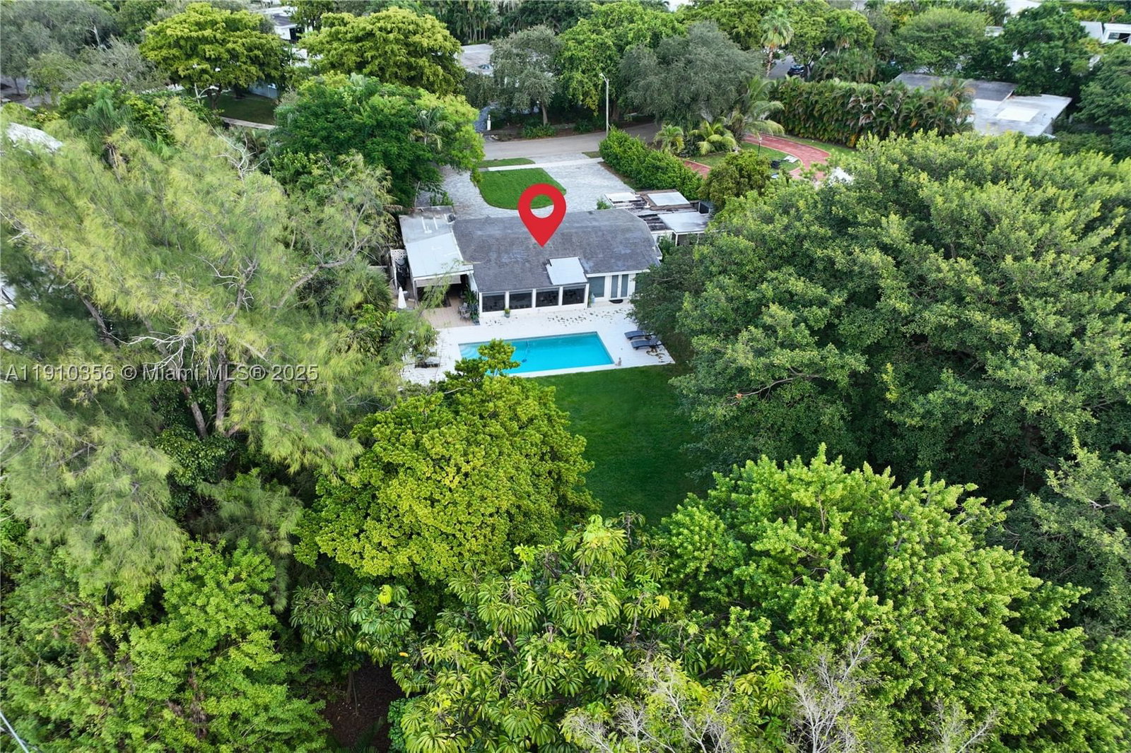 Real estate property located at 12500 Alamanda Dr, Miami-dade, Keystone Point Sec 1, North Miami, FL