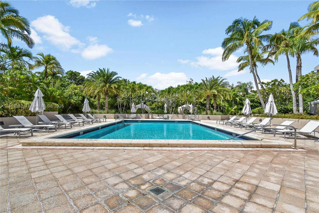 Real estate property located at 151 Crandon Blvd #1136, Miami-dade, The Emeraldbay @ Key Colo, Key Biscayne, FL