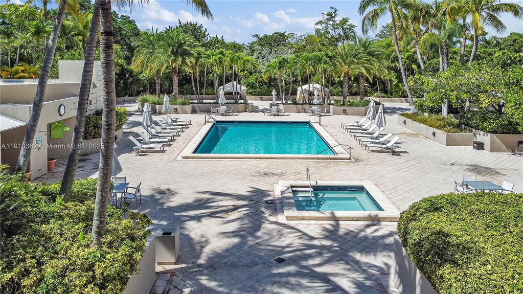 Real estate property located at 151 Crandon Blvd #1136, Miami-dade, The Emeraldbay @ Key Colo, Key Biscayne, FL