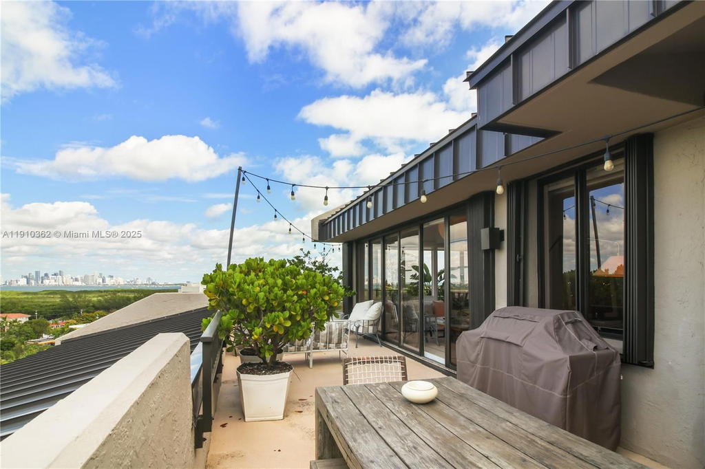 Real estate property located at 151 Crandon Blvd #1136, Miami-dade, The Emeraldbay @ Key Colo, Key Biscayne, FL