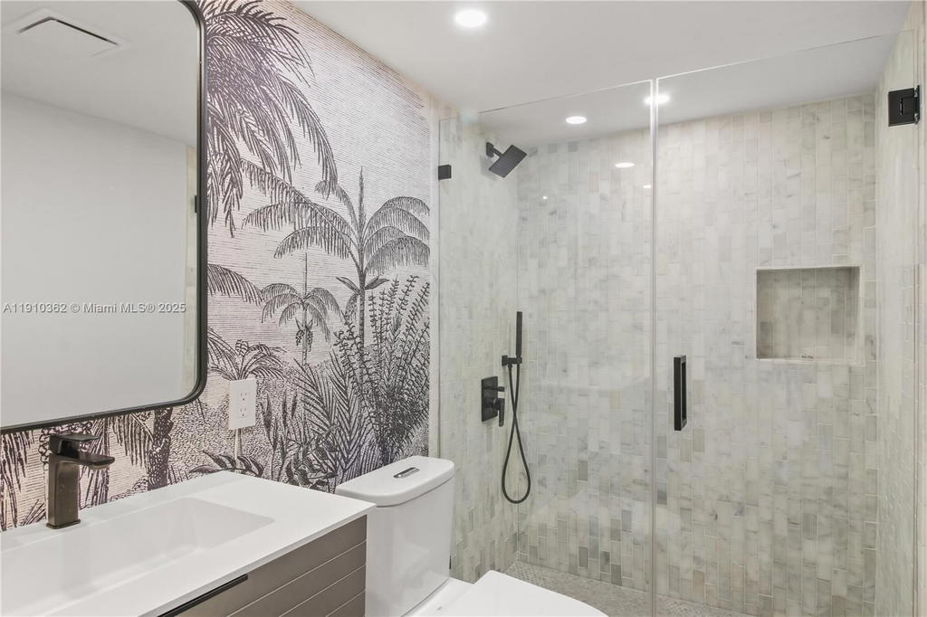 Real estate property located at 151 Crandon Blvd #1136, Miami-dade, The Emeraldbay @ Key Colo, Key Biscayne, FL