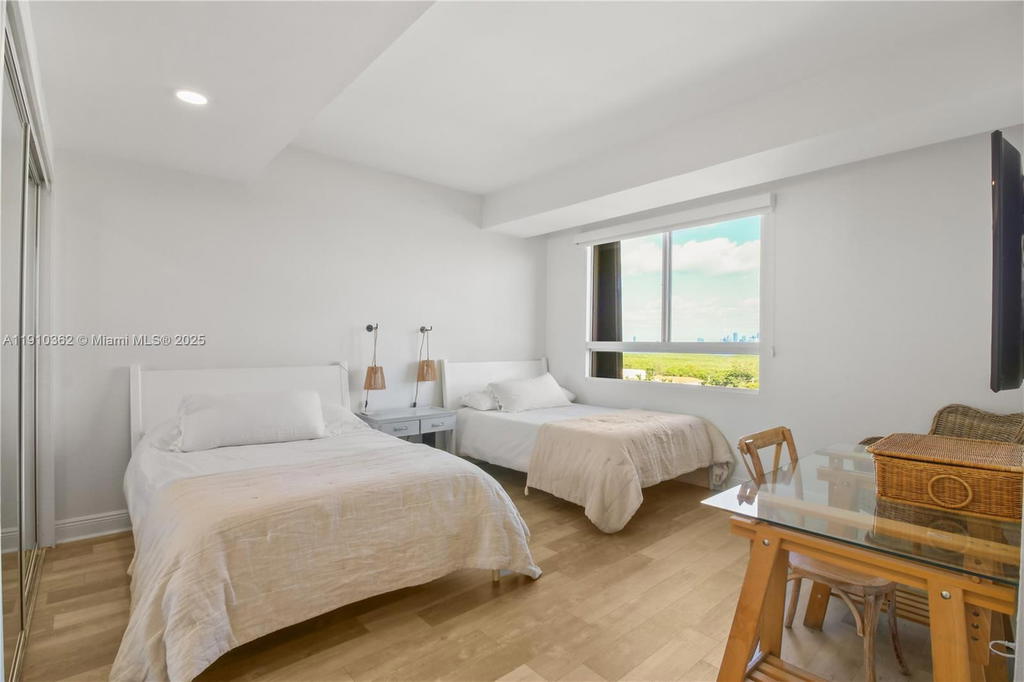 Real estate property located at 151 Crandon Blvd #1136, Miami-dade, The Emeraldbay @ Key Colo, Key Biscayne, FL