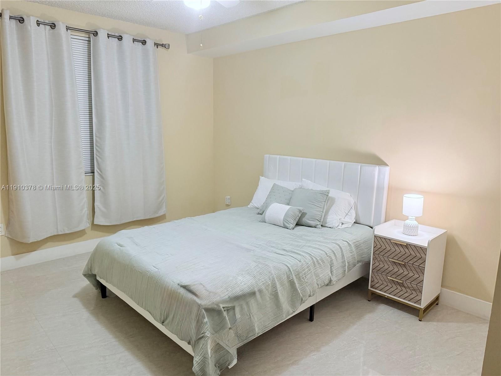 Real estate property located at 17150 Bay Rd #2102, Miami-dade, Porto Bellagio Condo, Sunny Isles Beach, FL