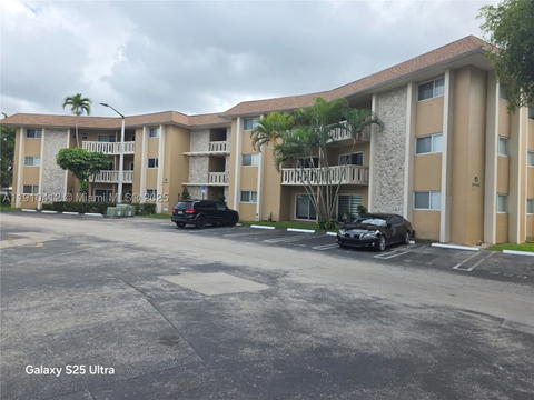 Real estate property located at , Miami-dade, Villas Of Miami Lakes Con, Miami Lakes, FL