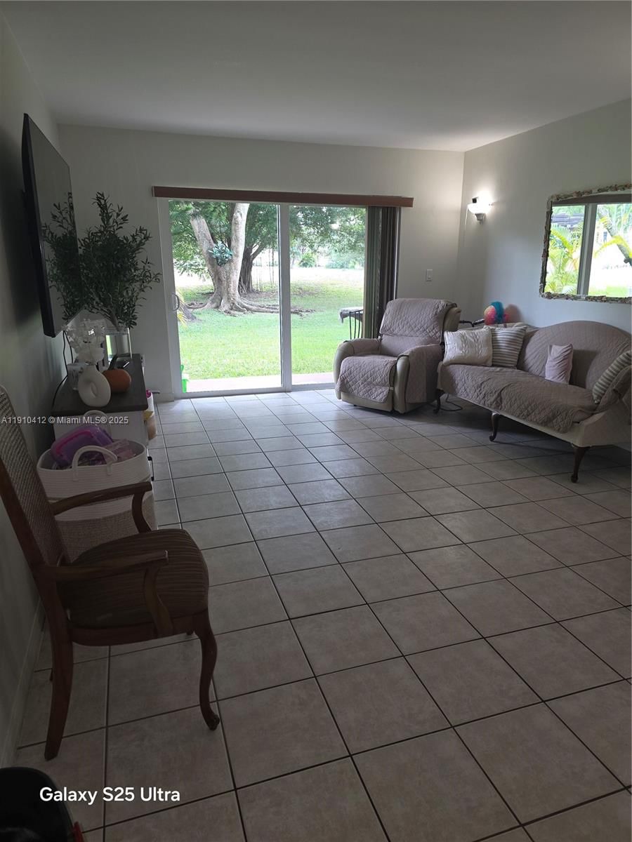 Real estate property located at , Miami-dade, Villas Of Miami Lakes Con, Miami Lakes, FL