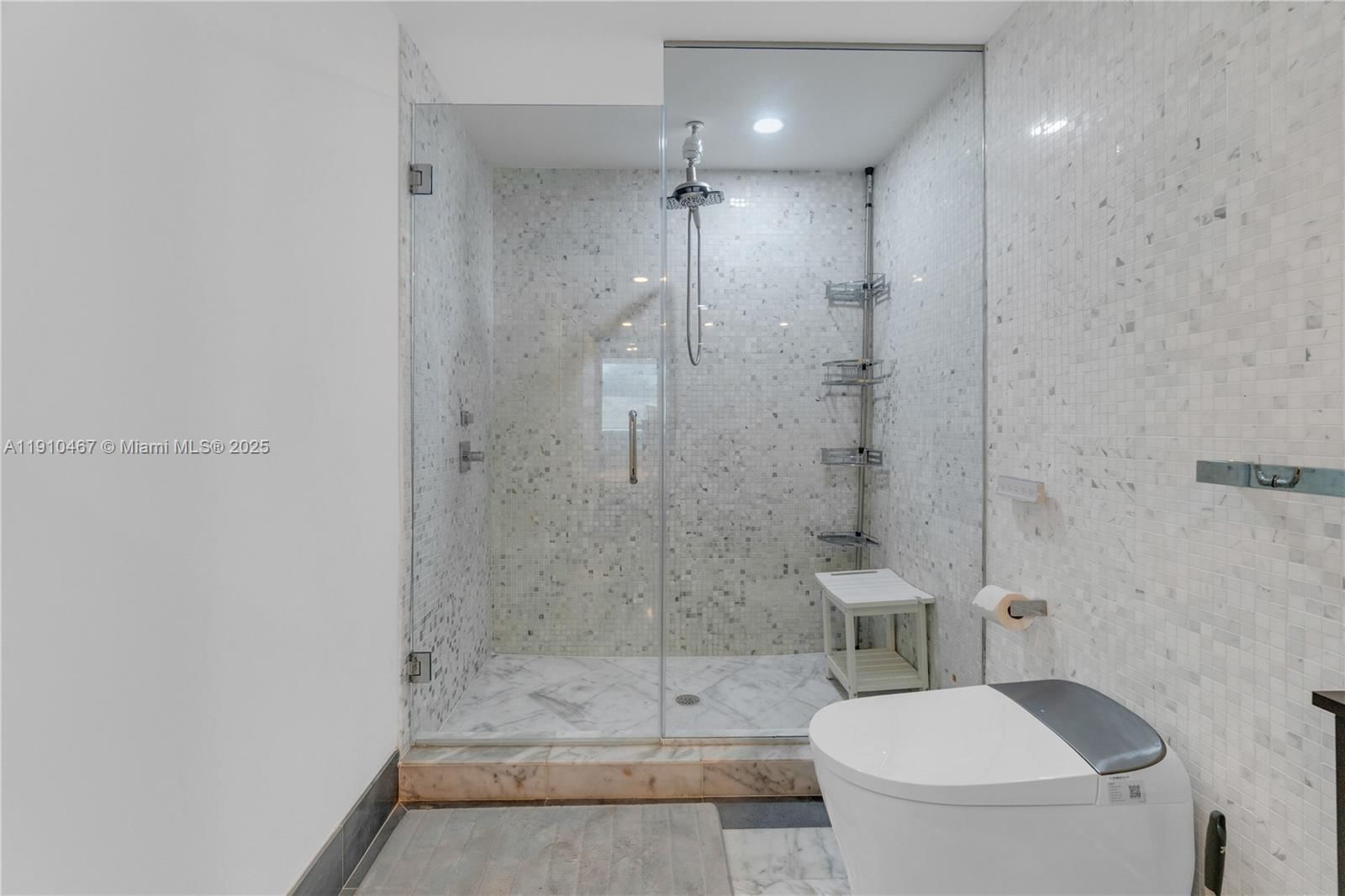 Real estate property located at 200 Biscayne Boulevard Way #3907, Miami-dade, Epic West Condo, Miami, FL