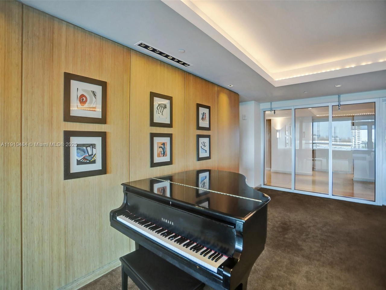 Real estate property located at 900 Biscayne Blvd #5610, Miami-dade, 900 Biscayne Bay Condo, Miami, FL