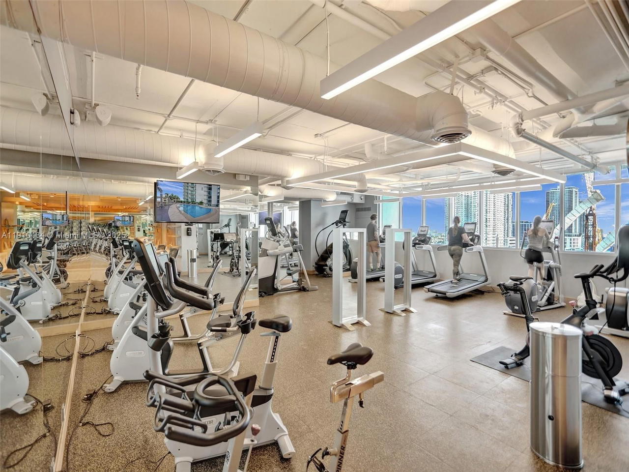 Real estate property located at 900 Biscayne Blvd #5610, Miami-dade, 900 Biscayne Bay Condo, Miami, FL