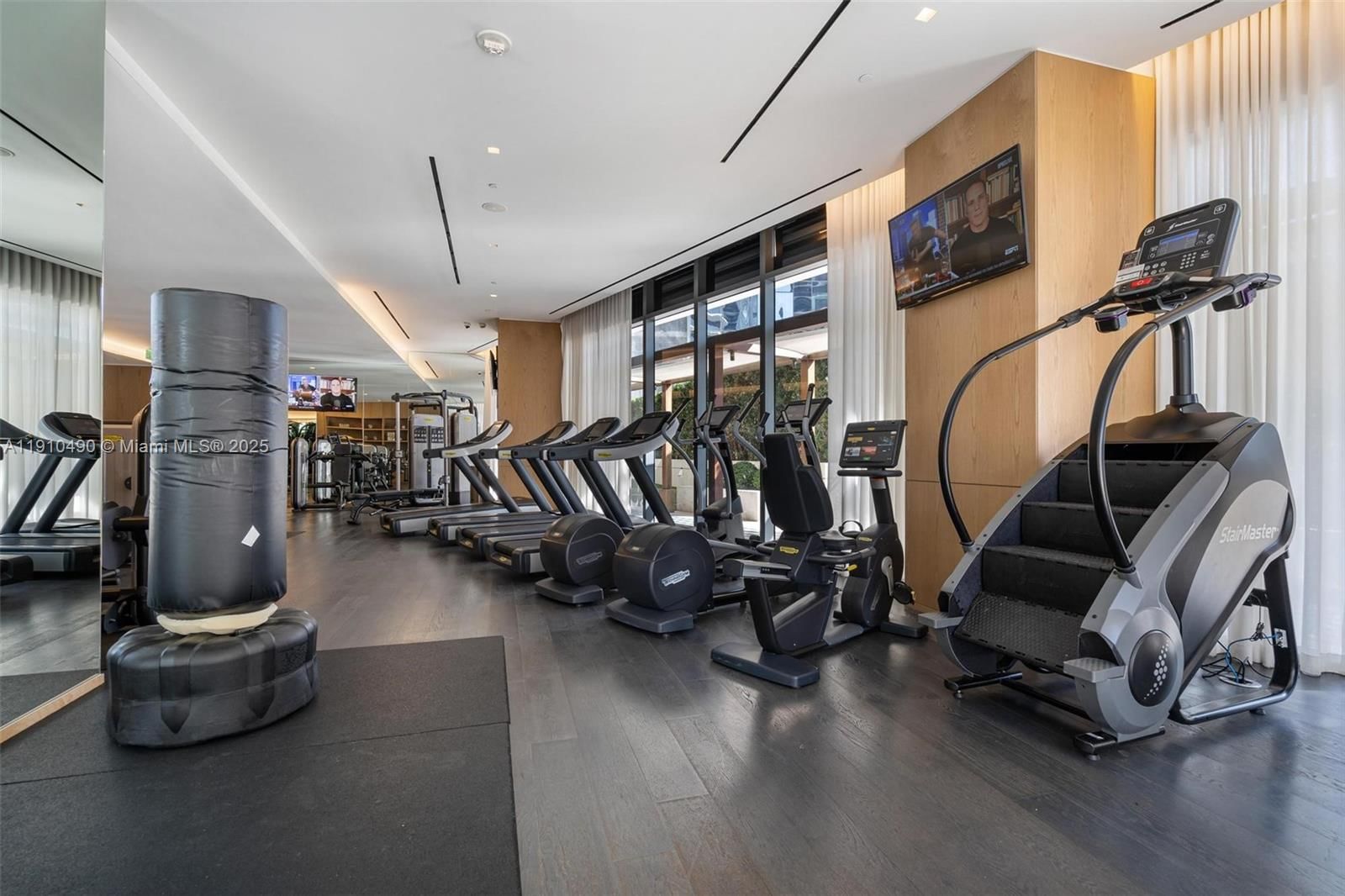 Real estate property located at 801 Miami Ave #3904, Miami-dade, 801 Sma Residences Condo, Miami, FL