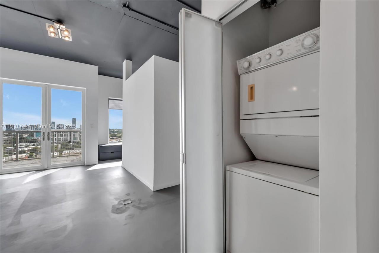 Real estate property located at 10 South River Dr #1509, Miami-dade, Neo Lofts, Miami, FL