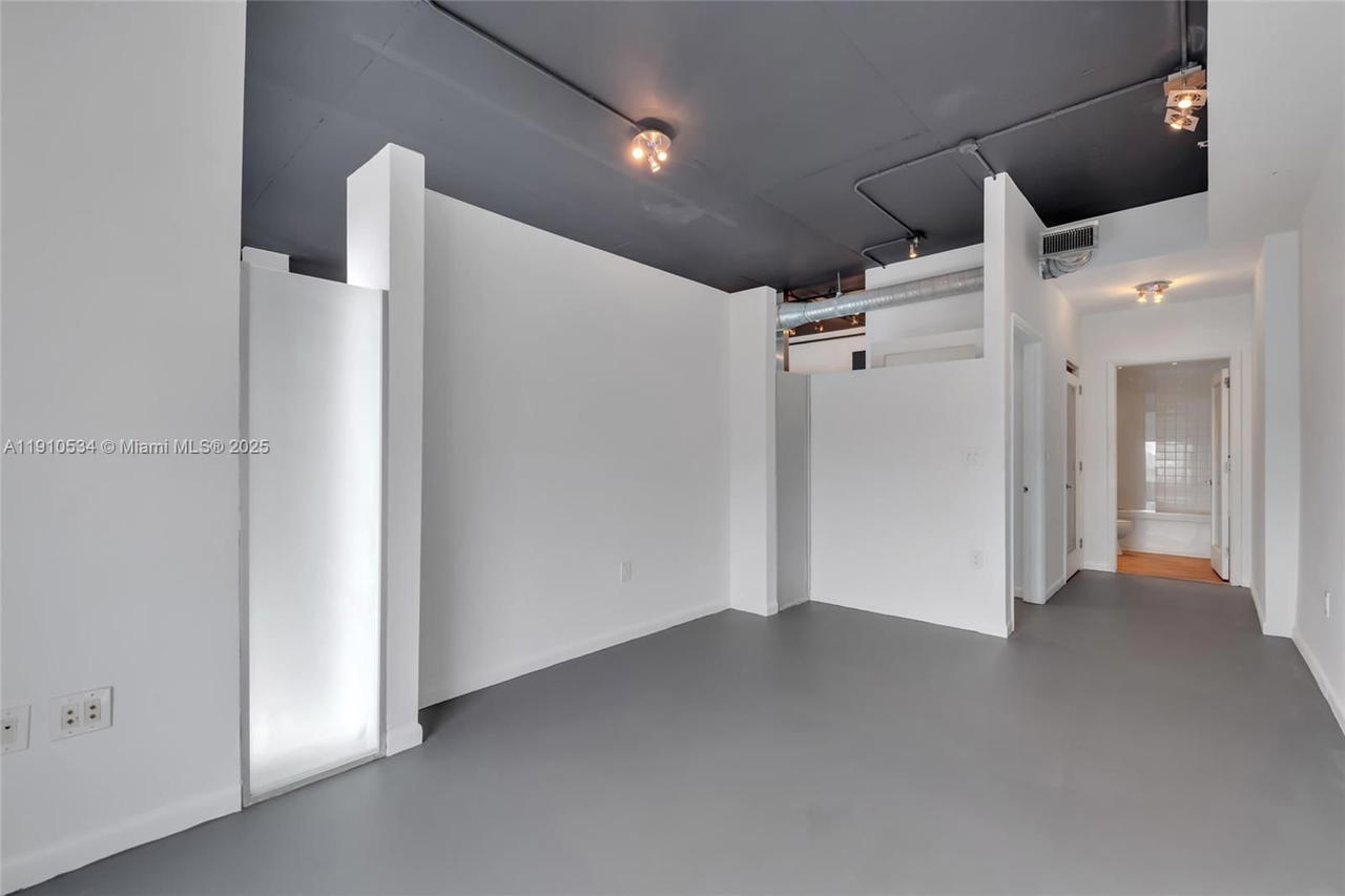 Real estate property located at 10 South River Dr #1509, Miami-dade, Neo Lofts, Miami, FL