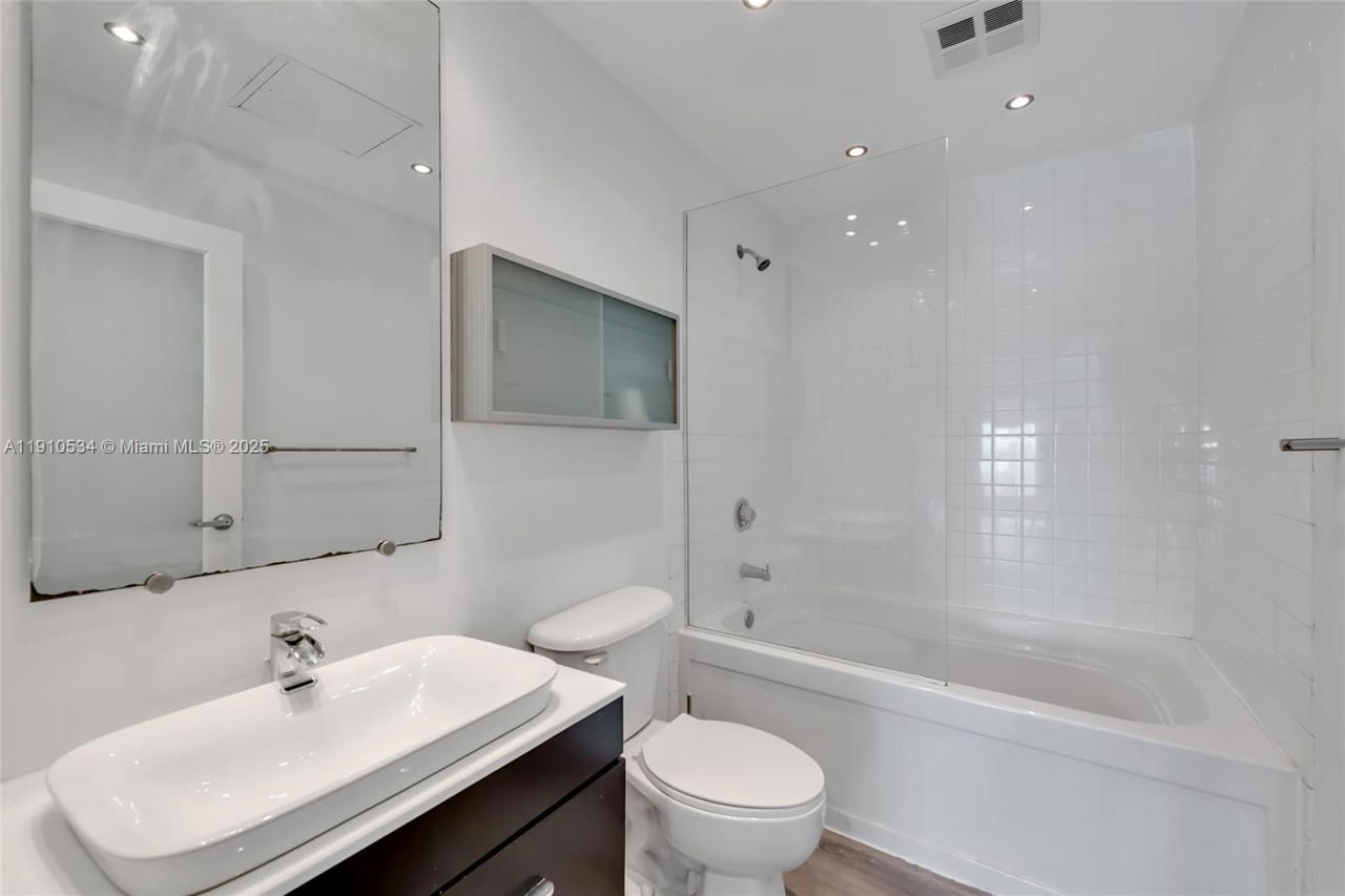 Real estate property located at 10 South River Dr #1509, Miami-dade, Neo Lofts, Miami, FL