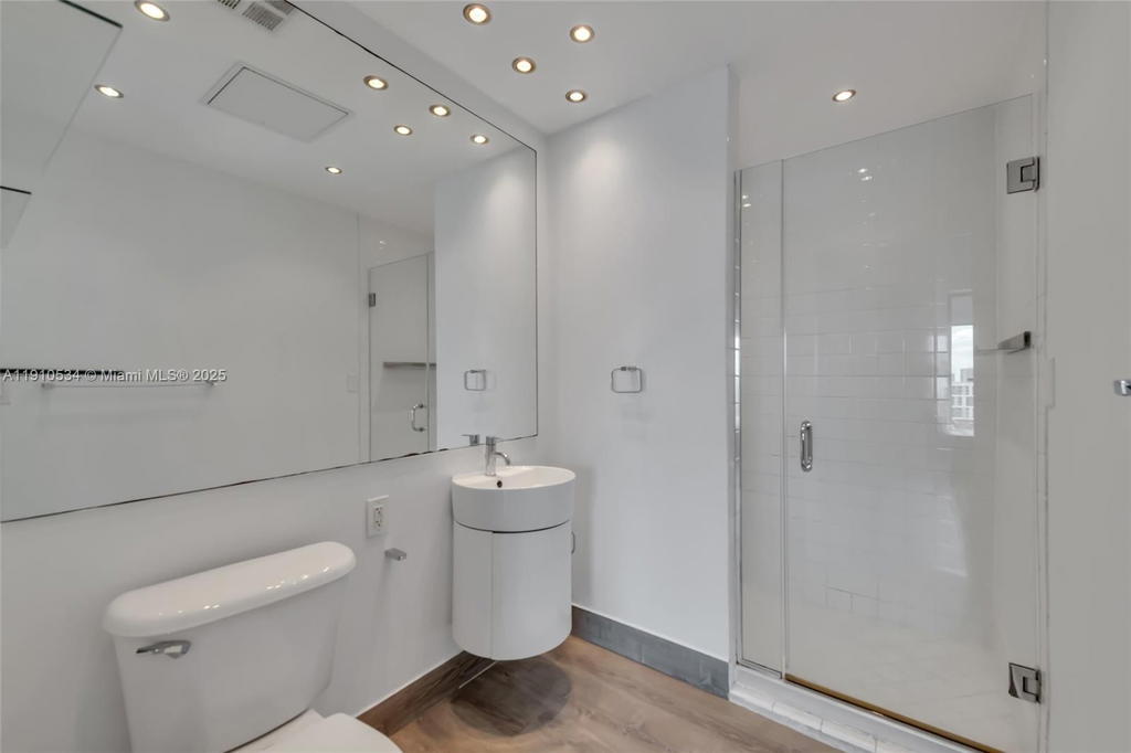 Real estate property located at 10 South River Dr #1509, Miami-dade, Neo Lofts, Miami, FL