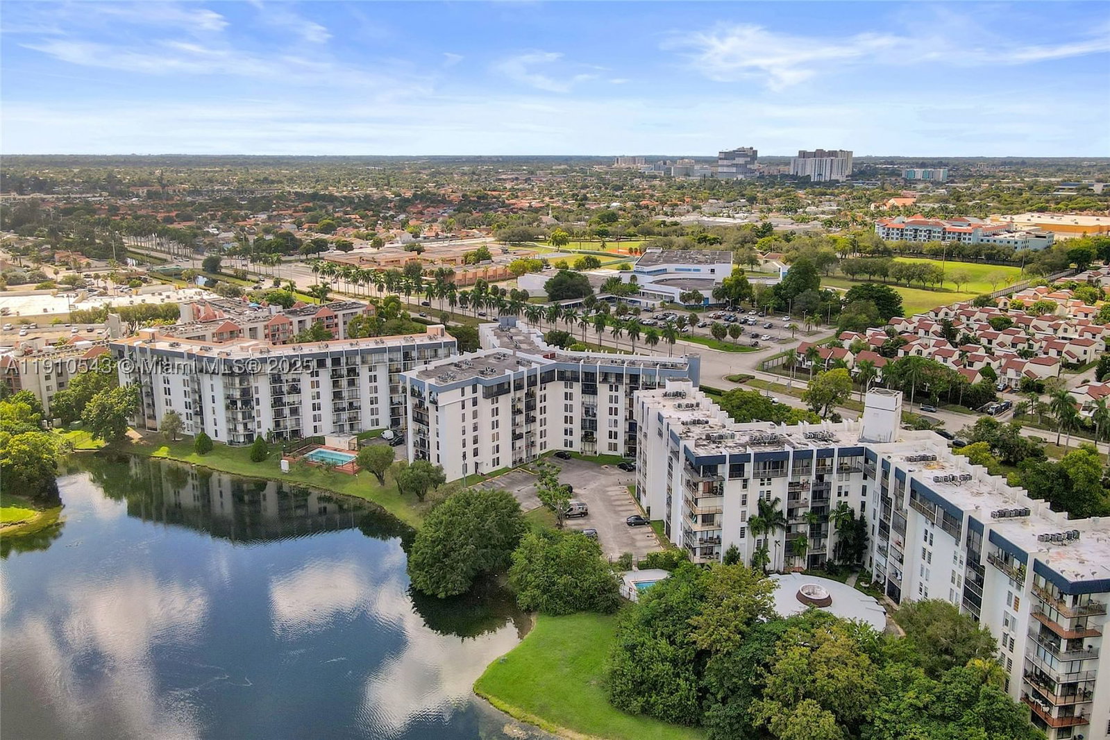 Real estate property located at 9686 Fontainebleau Blvd #507, Miami-dade, Golfview Cl Fontainebleau, Miami, FL