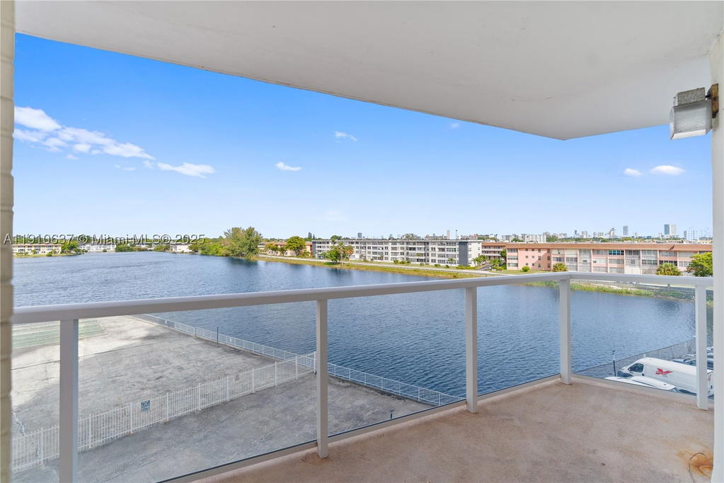 Real estate property located at 1351 Miami Gardens Dr #406E, Miami-dade, Buckley Towers Condo - Ea, Miami, FL