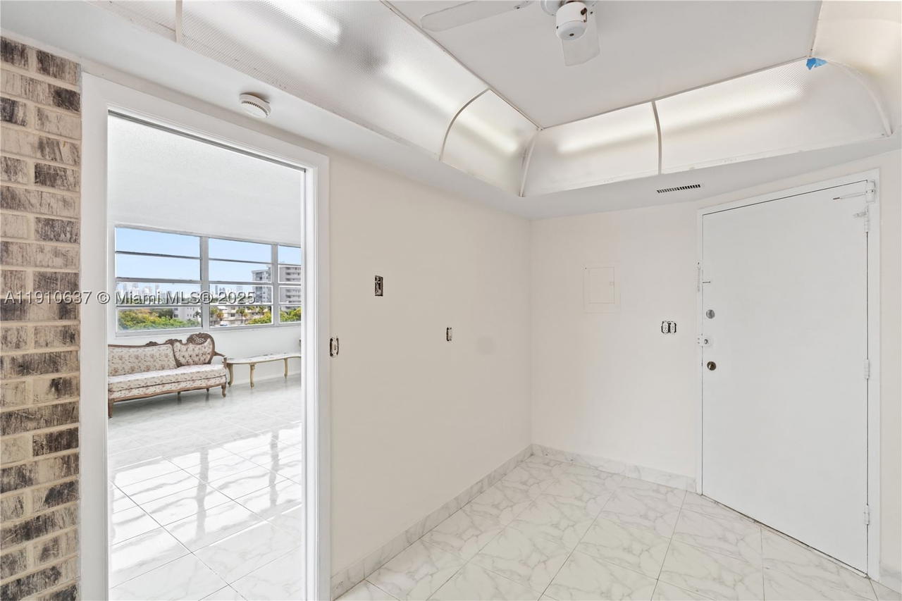 Real estate property located at 1351 Miami Gardens Dr #406E, Miami-dade, Buckley Towers Condo - Ea, Miami, FL