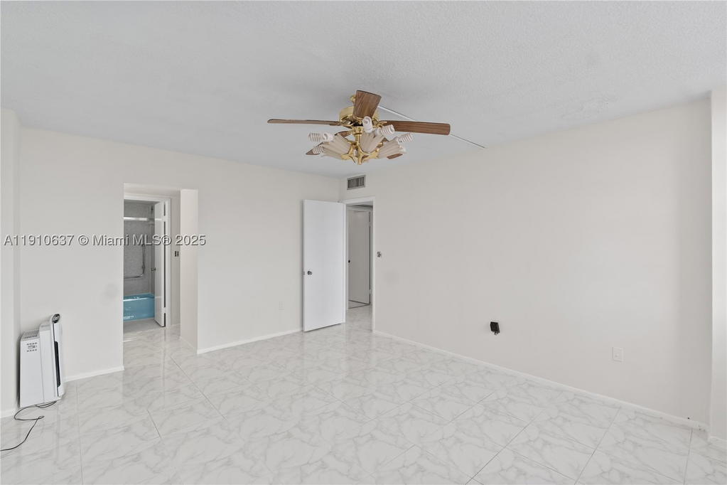 Real estate property located at 1351 Miami Gardens Dr #406E, Miami-dade, Buckley Towers Condo - Ea, Miami, FL