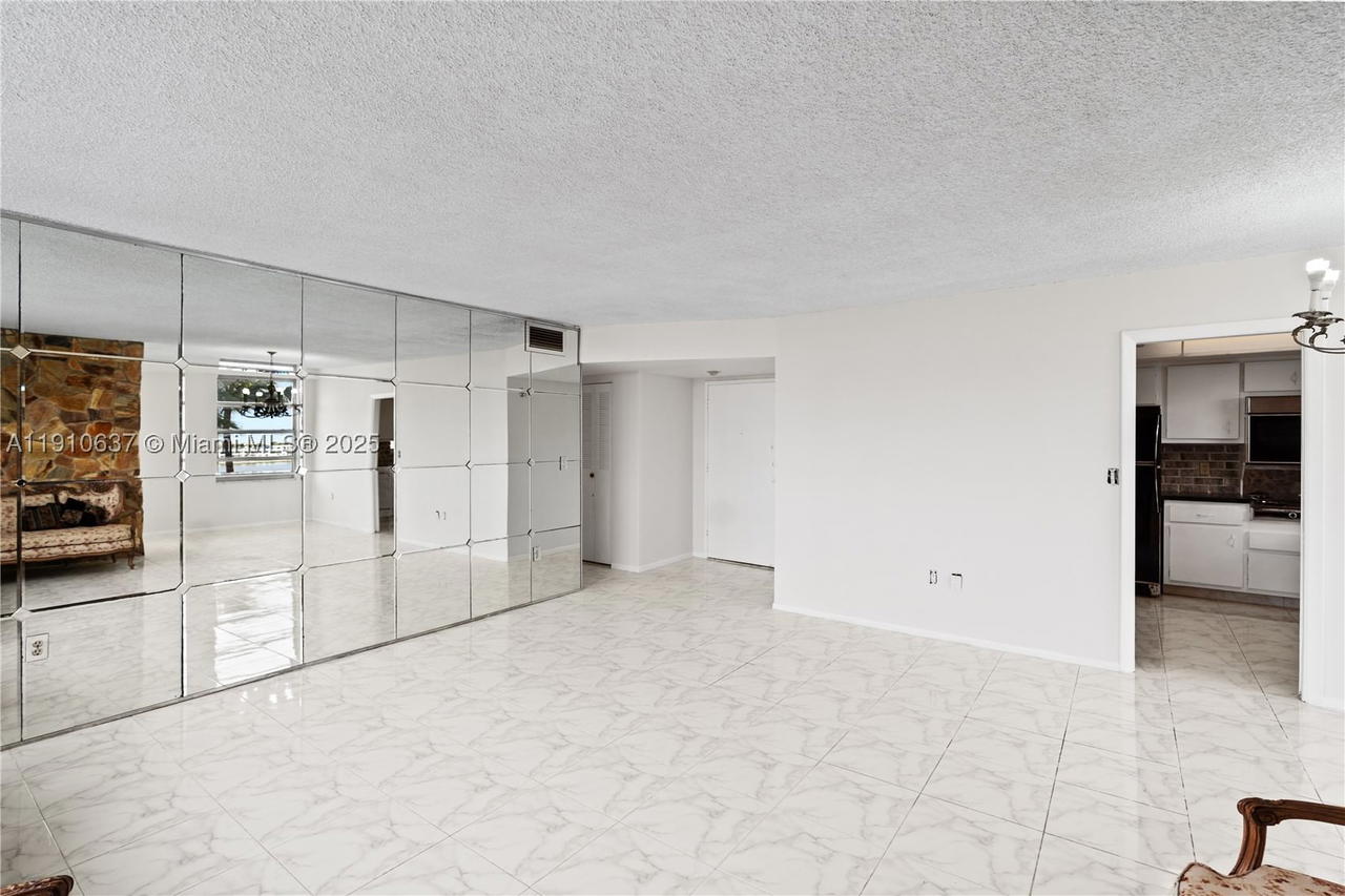 Real estate property located at 1351 Miami Gardens Dr #406E, Miami-dade, Buckley Towers Condo - Ea, Miami, FL