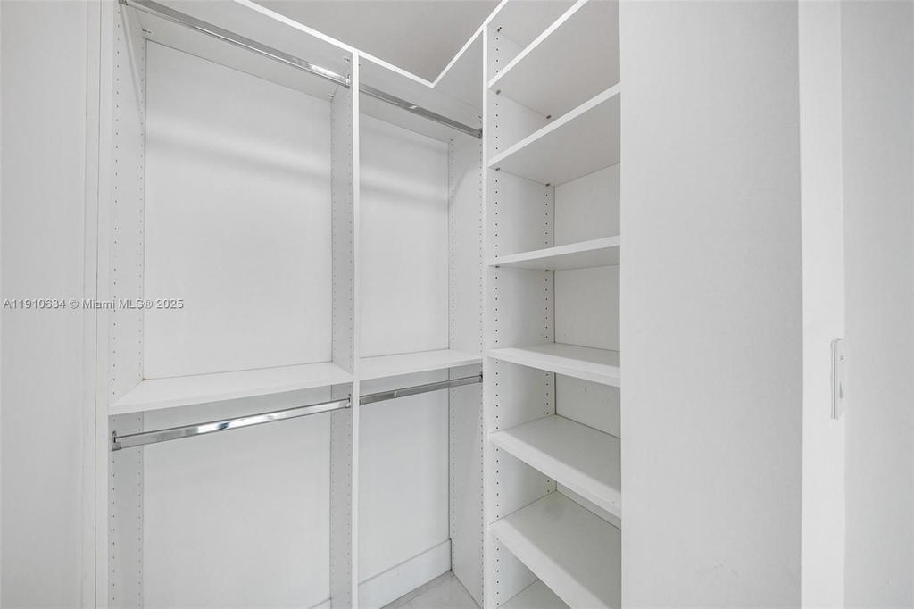 Real estate property located at 7918 Harbour Island Dr #207, Miami-dade, 360 Condo C, North Bay Village, FL