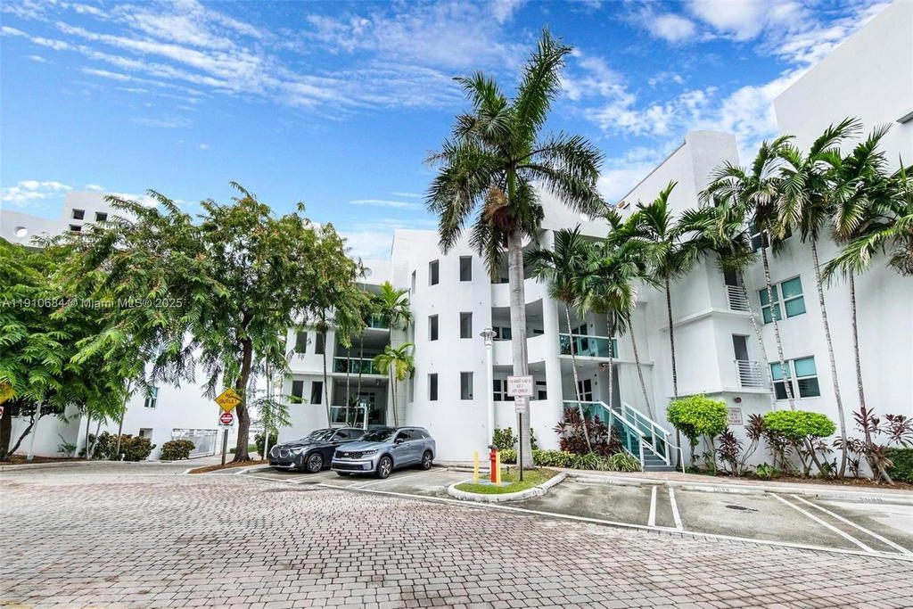 Real estate property located at 7918 Harbour Island Dr #207, Miami-dade, 360 Condo C, North Bay Village, FL
