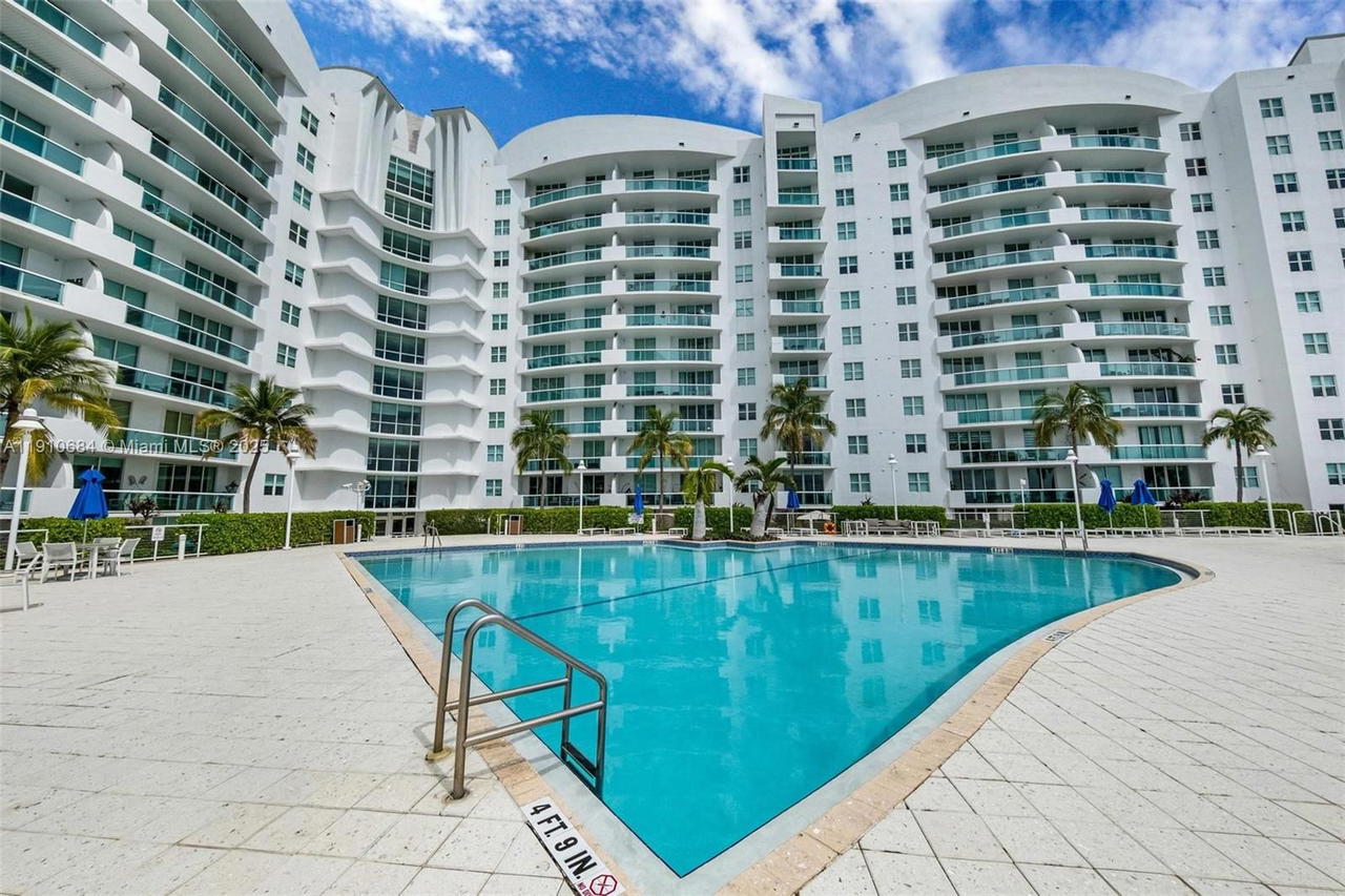 Real estate property located at 7918 Harbour Island Dr #207, Miami-dade, 360 Condo C, North Bay Village, FL