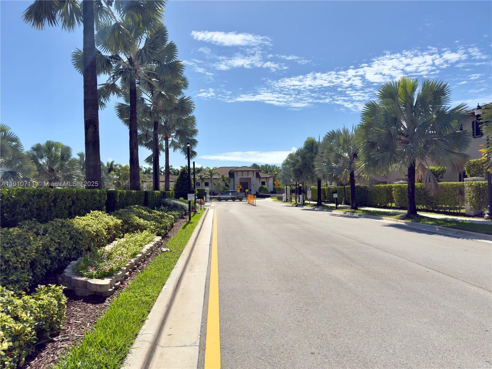 Real estate property located at 11374 254th Ter, Miami-dade, Coco Palm Villas, Homestead, FL