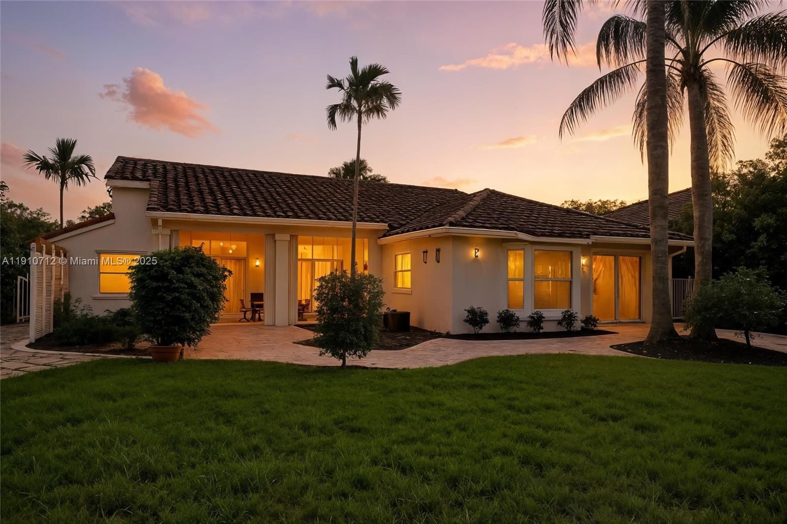 Real estate property located at 4520 152nd Ave, Broward, Replat Of Country Lakes, Miramar, FL