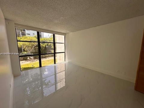 Real estate property located at 17021 Bay Rd #221, Miami-dade, Plaza Of Americas Condo P, Sunny Isles Beach, FL