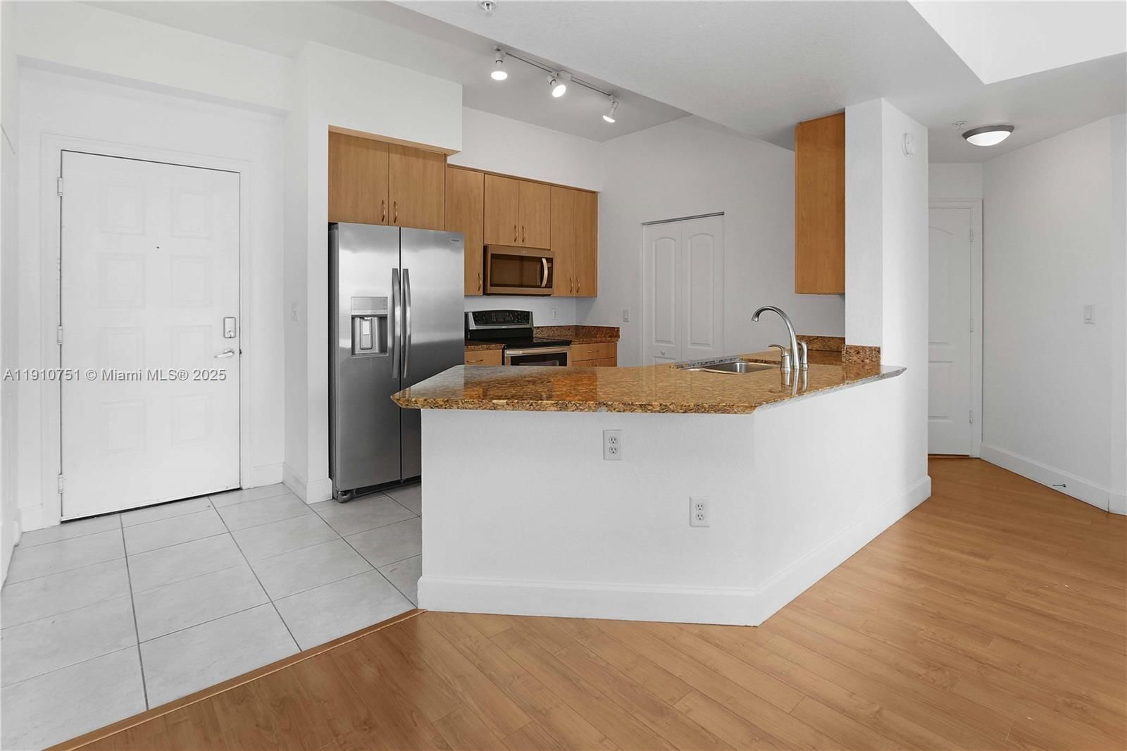 Real estate property located at 1830 Radius Dr #1119, Broward, Radius Condo, Hollywood, FL