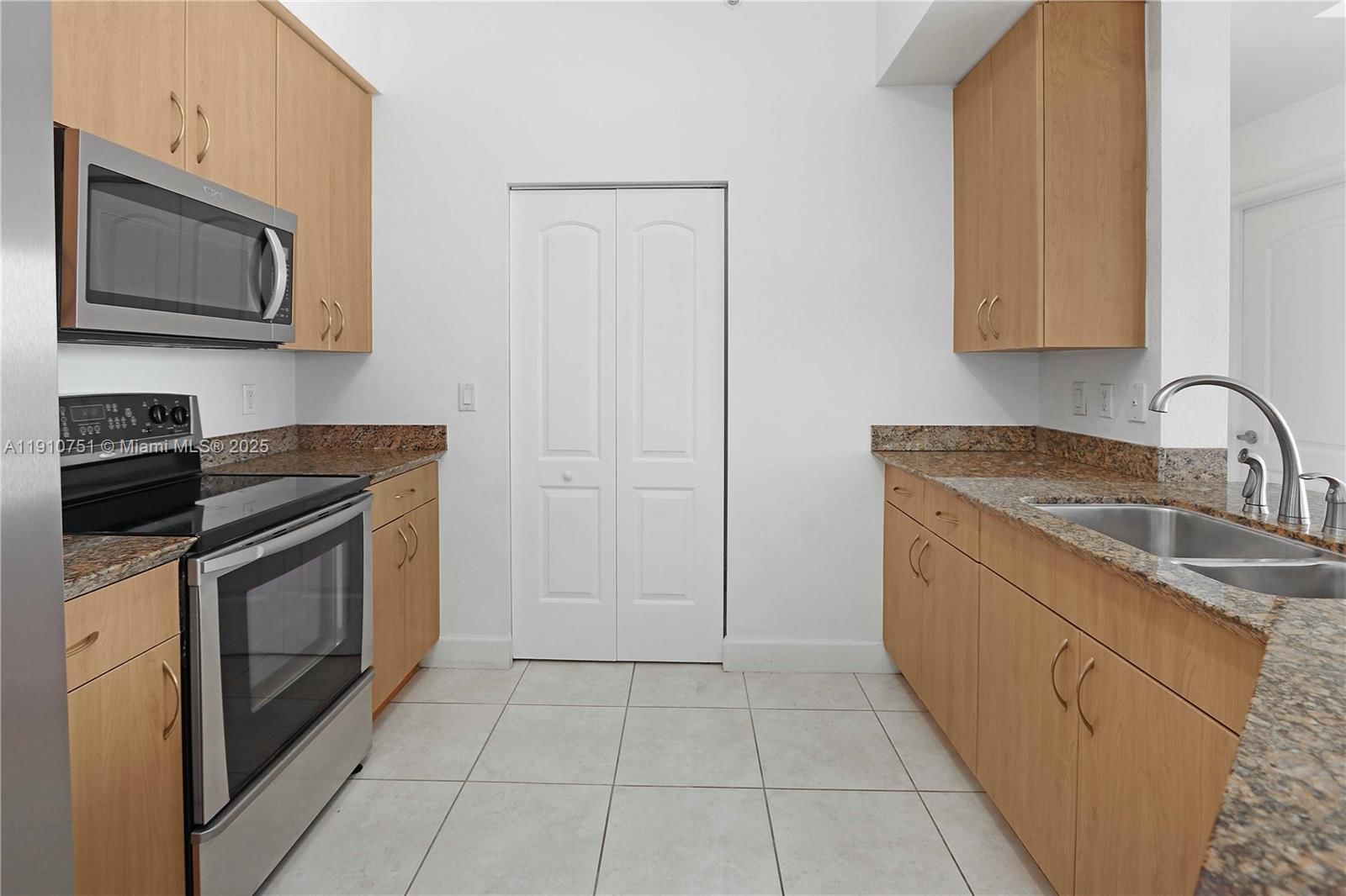 Real estate property located at 1830 Radius Dr #1119, Broward, Radius Condo, Hollywood, FL