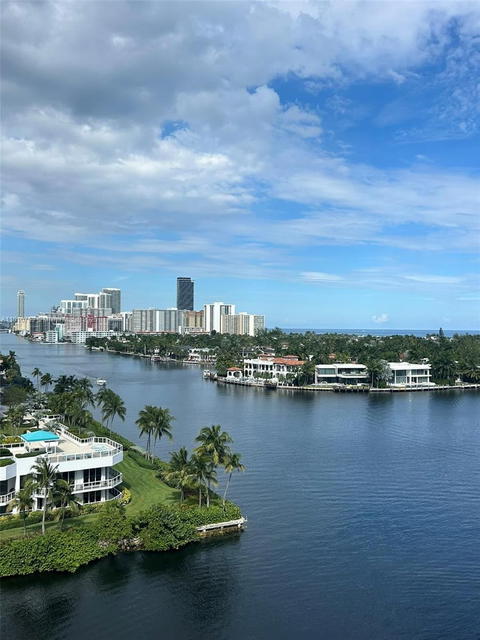 Real estate property located at 20515 Country Club Dr #1042, Miami-dade, Waterview Condo, Aventura, FL