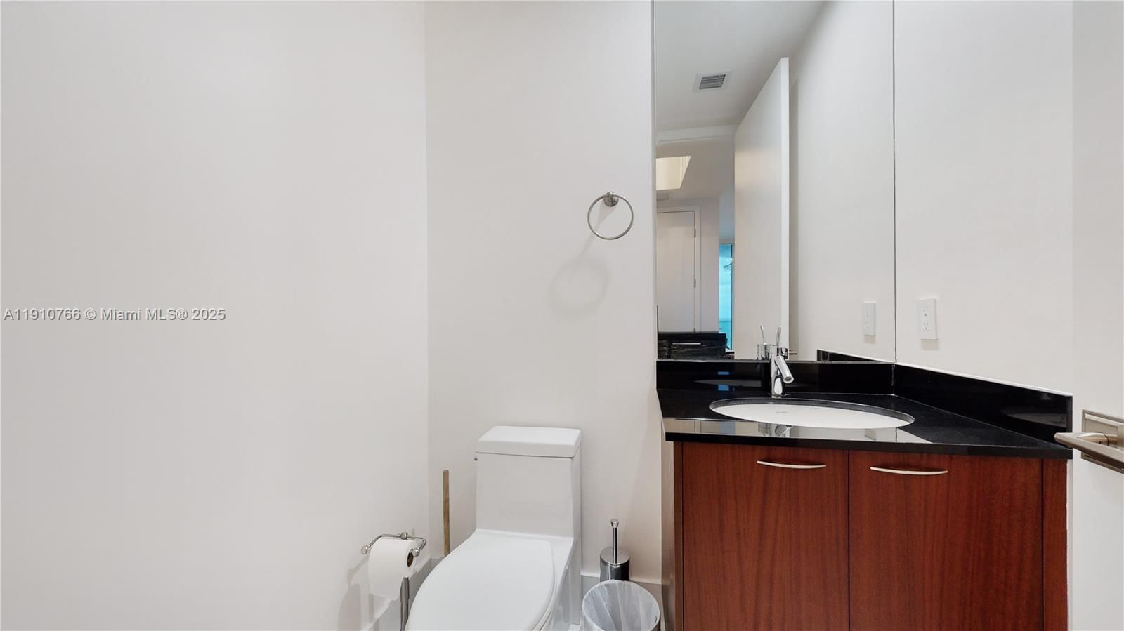 Real estate property located at 15811 Collins Ave #504, Miami-dade, Tdr Tower Iii Condo, Sunny Isles Beach, FL