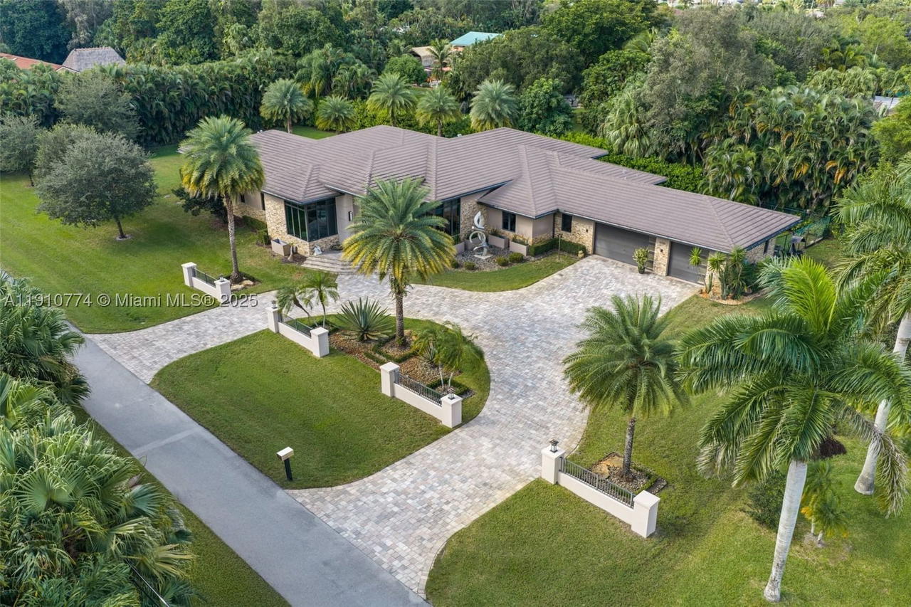 Real estate property located at 12321 2nd St, Broward, Fla Fruit Lands Co, Plantation, FL