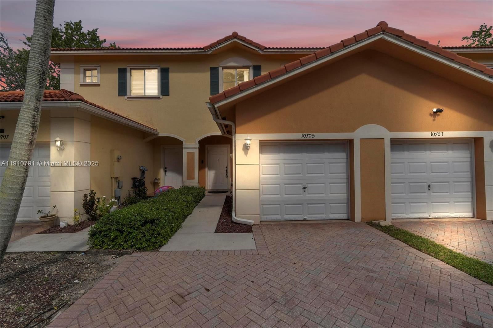 Real estate property located at 10705 Santa Monica Pl, Broward, Santa Monica, Tamarac, FL