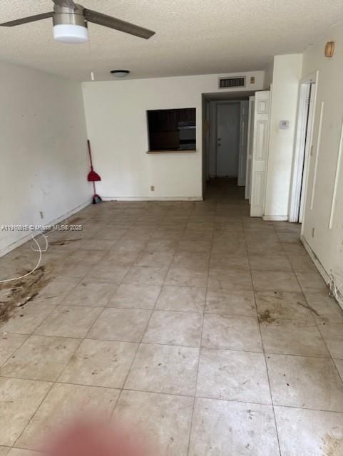 Real estate property located at 200 Lakeview Dr #102, Broward, Building Six Of Racquet C, Weston, FL