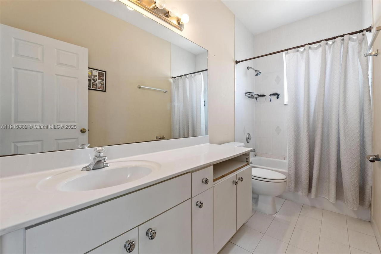 Real estate property located at 2526 41st Ave, Miami-dade, Meghans Place, Homestead, FL