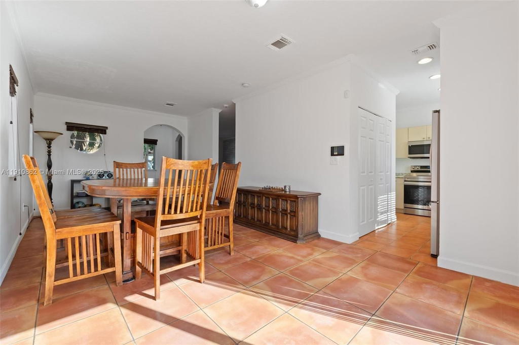 Real estate property located at 2526 41st Ave, Miami-dade, Meghans Place, Homestead, FL