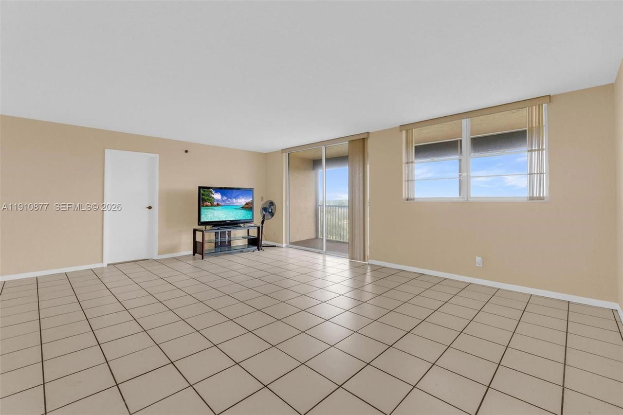 Real estate property located at 3100 Rolling Hills Cir #707, Broward, Rolling Hills Golf And Te, Davie, FL