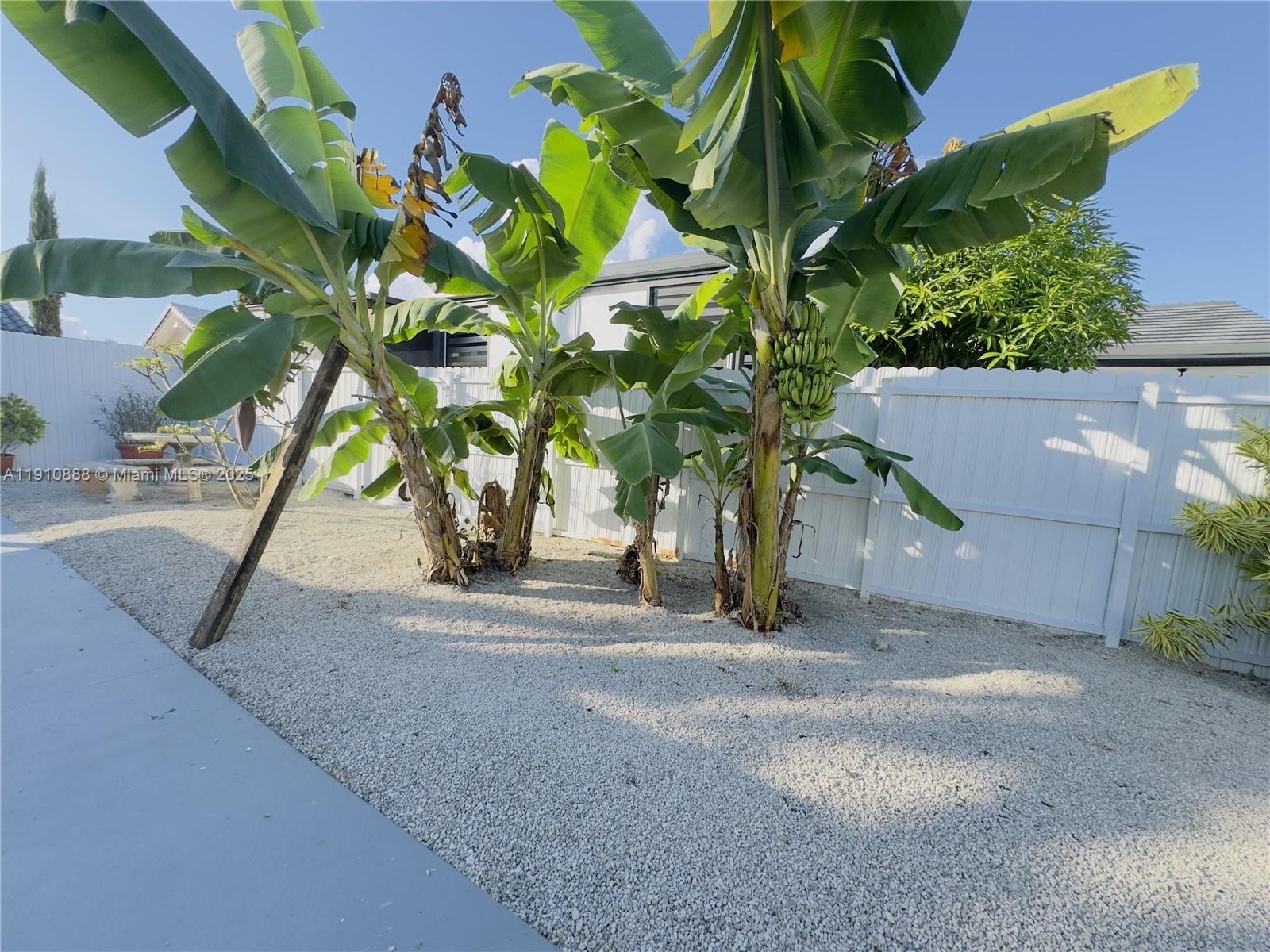 Real estate property located at 13391 7th Ter, Miami-dade, Venezia Homes Estates, Miami, FL