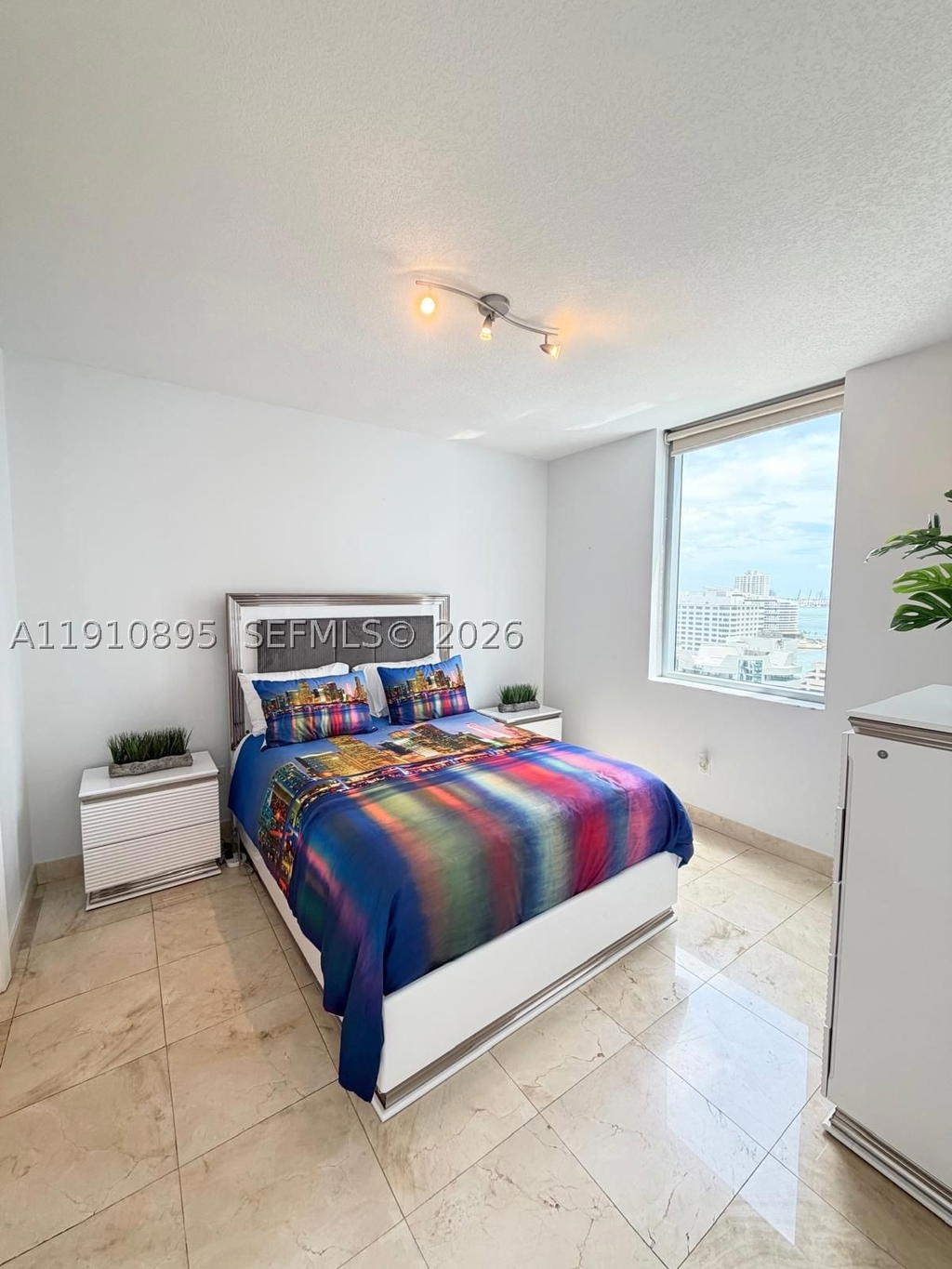 Real estate property located at 1050 Brickell Ave #1904, Miami-dade, 1060 Brickell Condo, Miami, FL