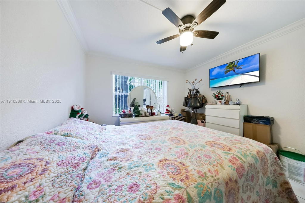Real estate property located at 8005 6th Ave C, Miami-dade, Los Palacios By Miami Lak, Hialeah, FL