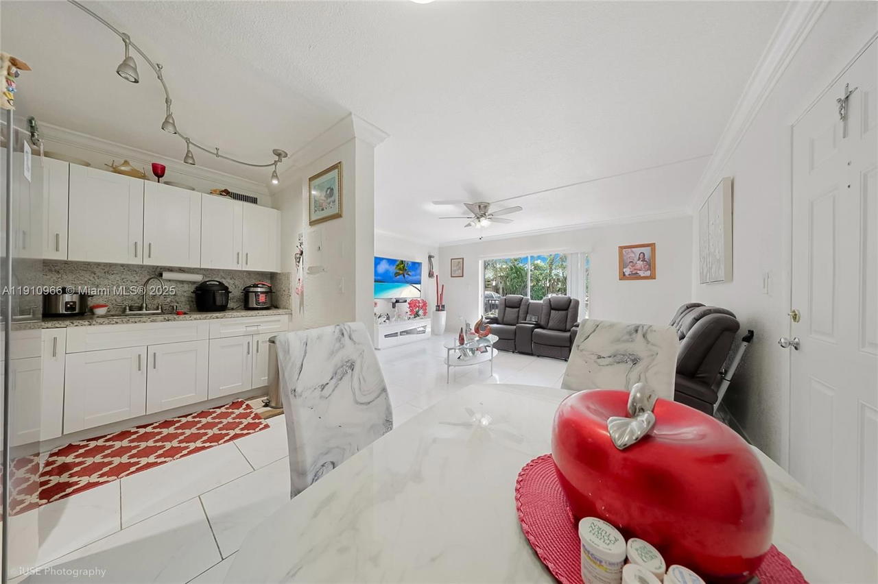 Real estate property located at 8005 6th Ave C, Miami-dade, Los Palacios By Miami Lak, Hialeah, FL