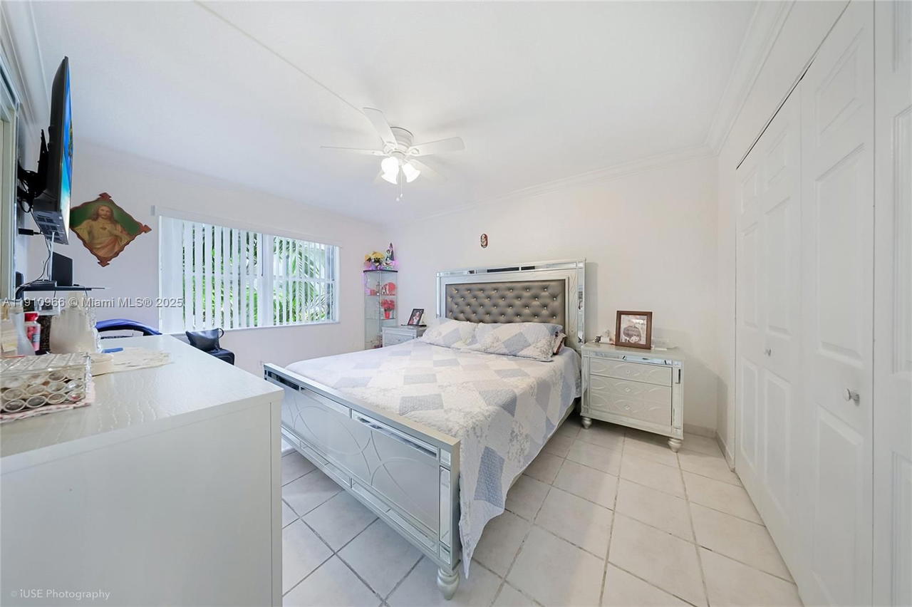 Real estate property located at 8005 6th Ave C, Miami-dade, Los Palacios By Miami Lak, Hialeah, FL