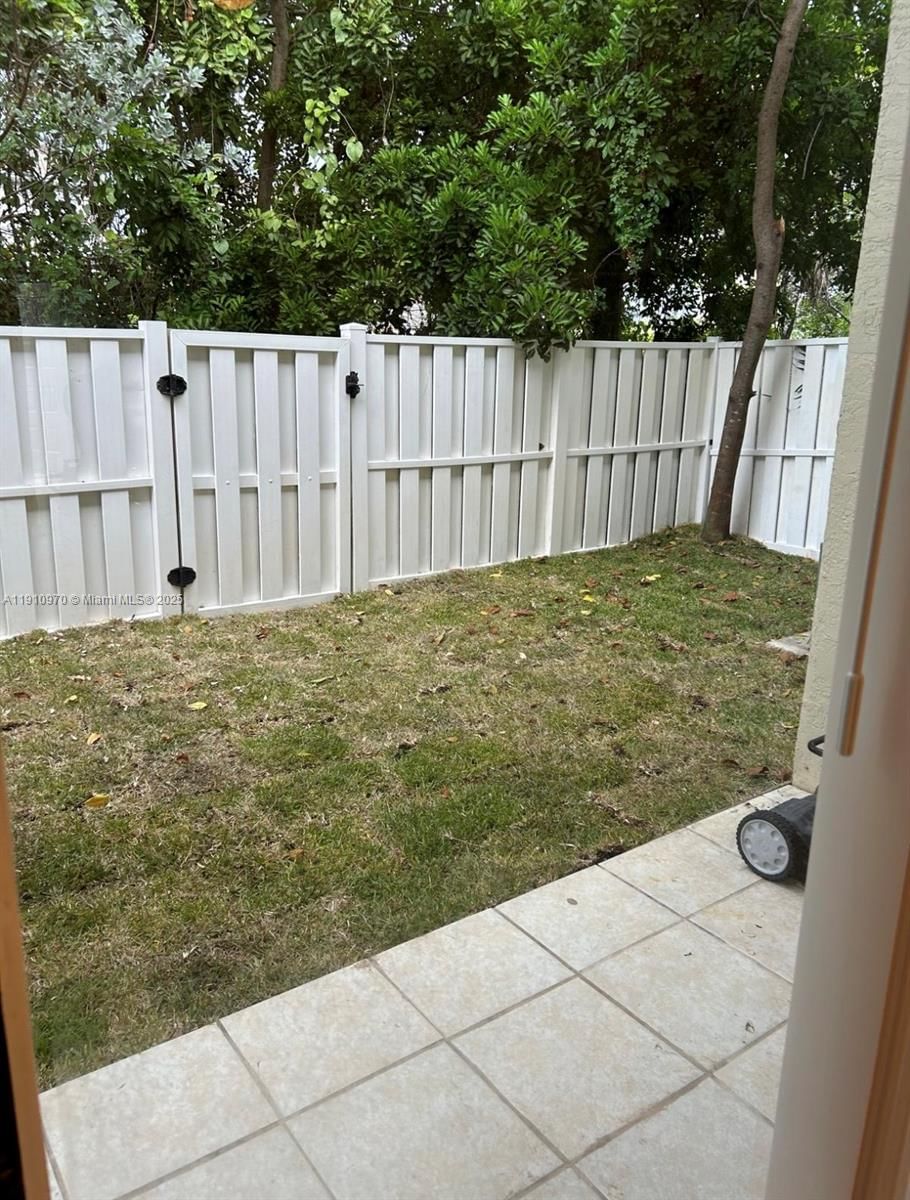 Real estate property located at 3670 91st Ln #3670, Broward, Gardens Of Sunrise Condo, Sunrise, FL