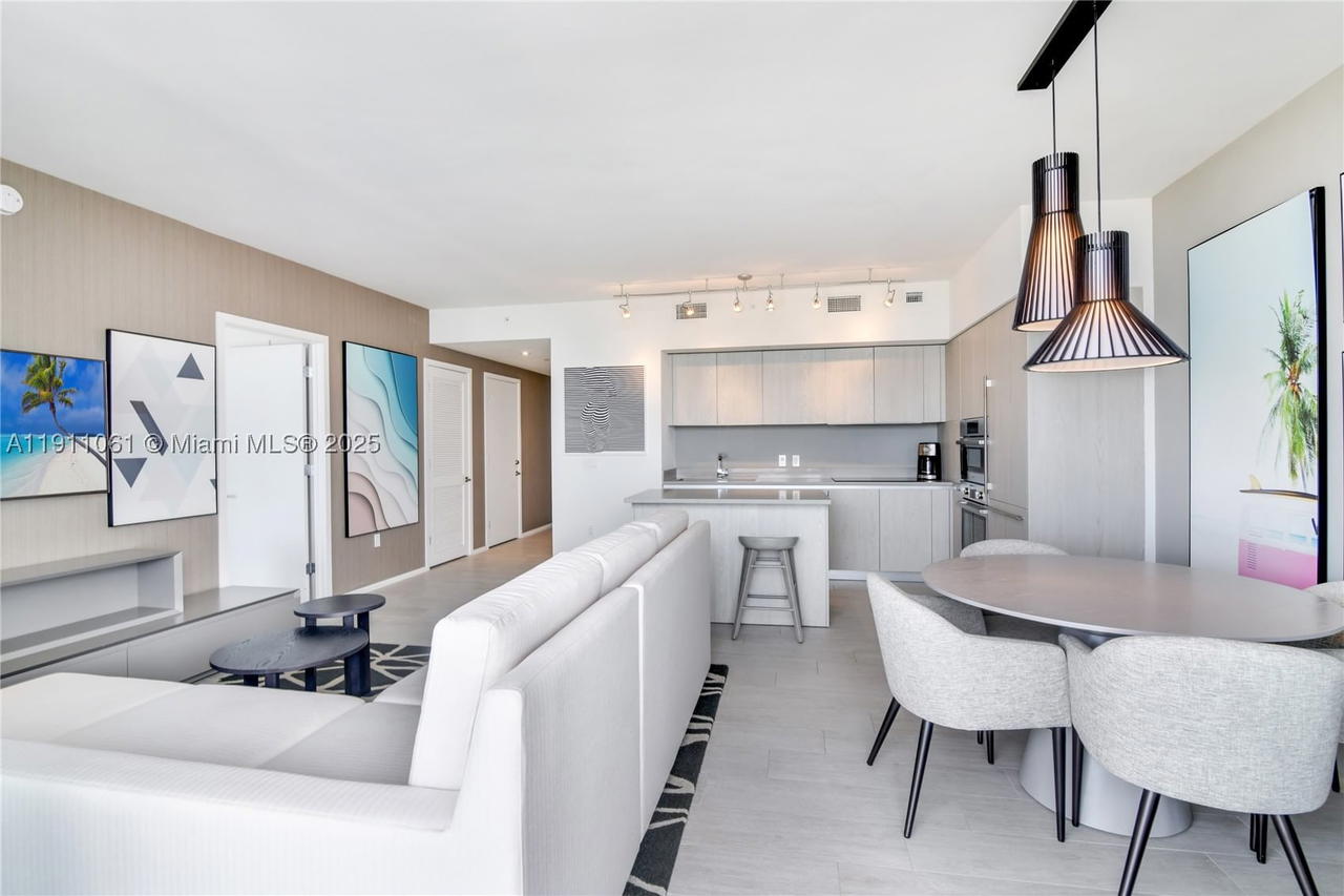 Real estate property located at 4010 Ocean Dr R3206, Broward, 4010 South Ocean Condo Ho, Hollywood, FL