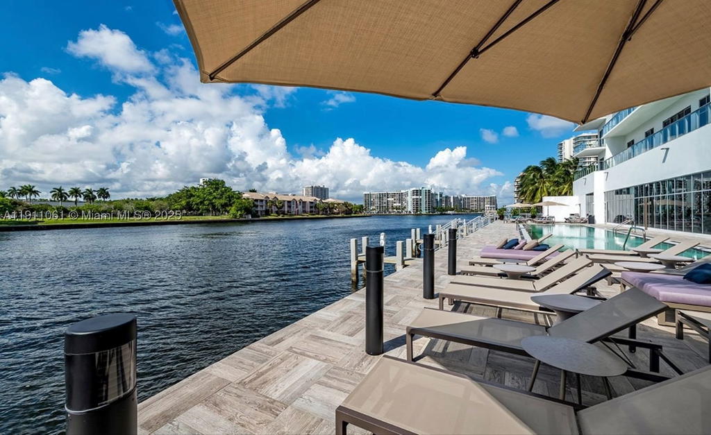 Real estate property located at 4010 Ocean Dr R3206, Broward, 4010 South Ocean Condo Ho, Hollywood, FL