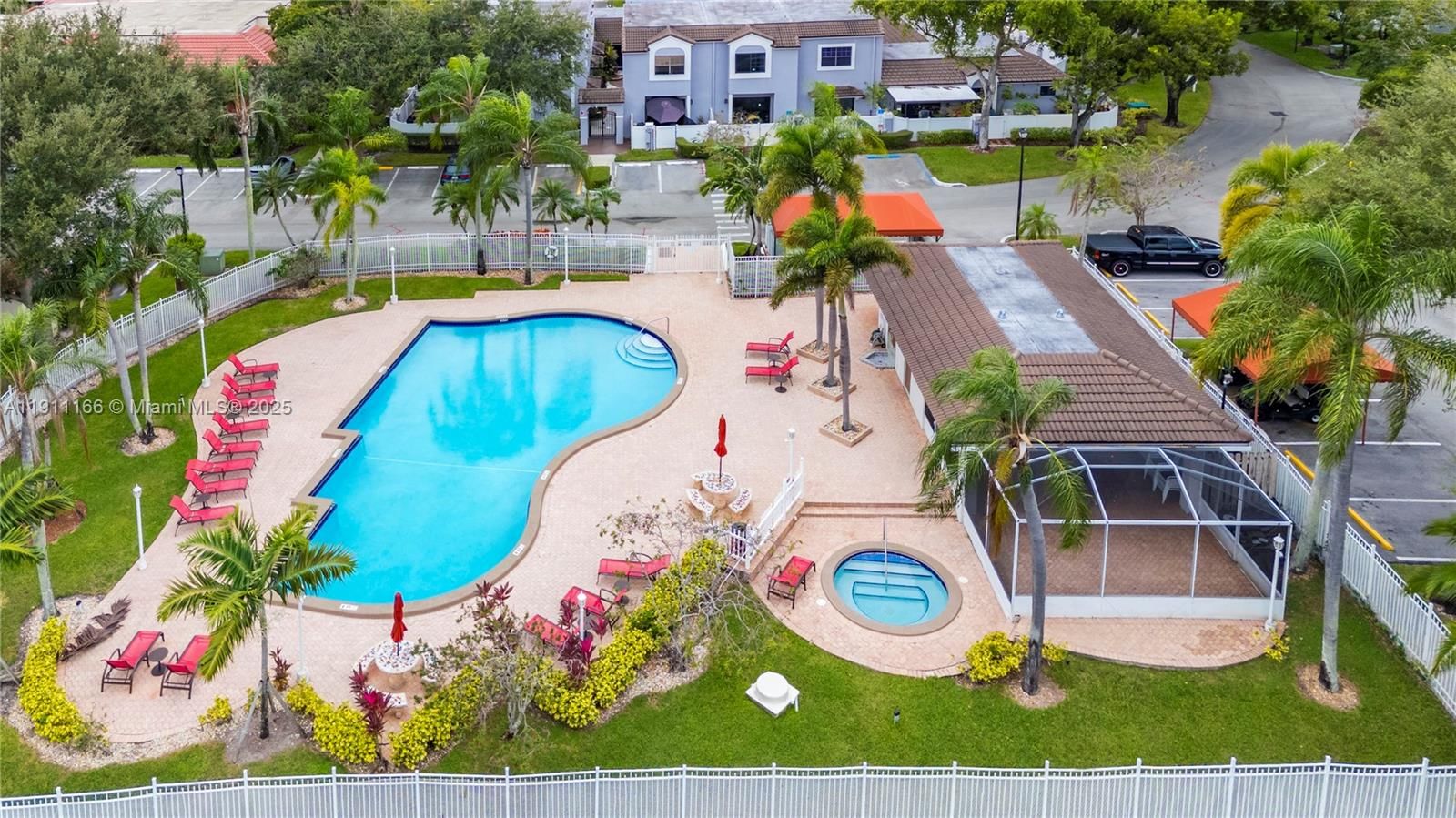 Real estate property located at 11530 10th St #11530, Broward, Pierpointe One Condo I, Pembroke Pines, FL