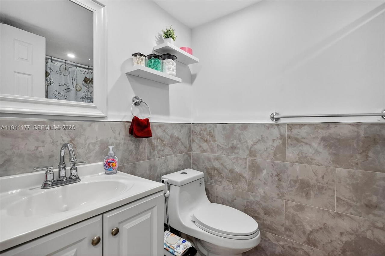 Real estate property located at 7105 13th Ave #201, Miami-dade, Regency Cove Condo, Hialeah, FL